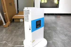 China 230VAC Off Grid Charge Controller Inverter Hybrid 3.5KW Mppt Solar Charger Inverter wholesale