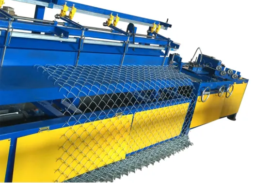 108*108mm Chain Link Fence Machine 2 / One feeding wire