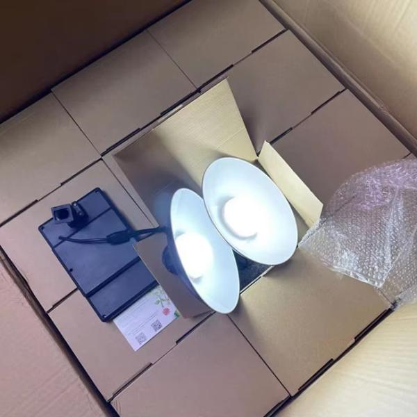 Intelligent LED Solar Lamp White Warm White Ip67 Infrared Remote Control Switch
