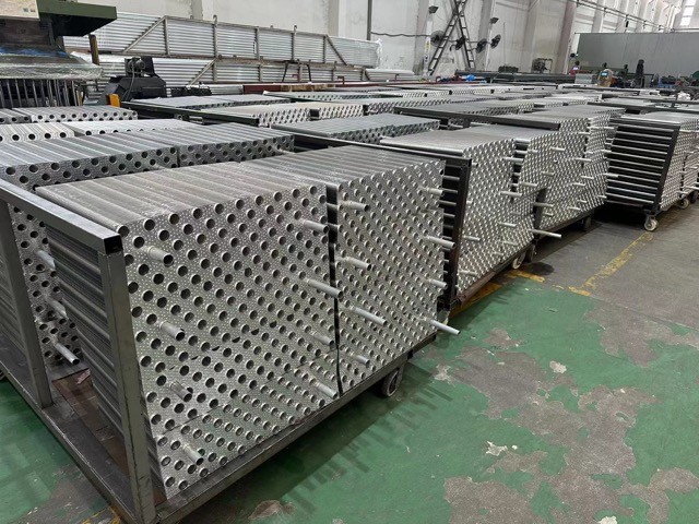 Louver Fin Φ12.3 25*21.65mm Heat Transfer Performance Air Conditioning Condenser Aluminum Fins