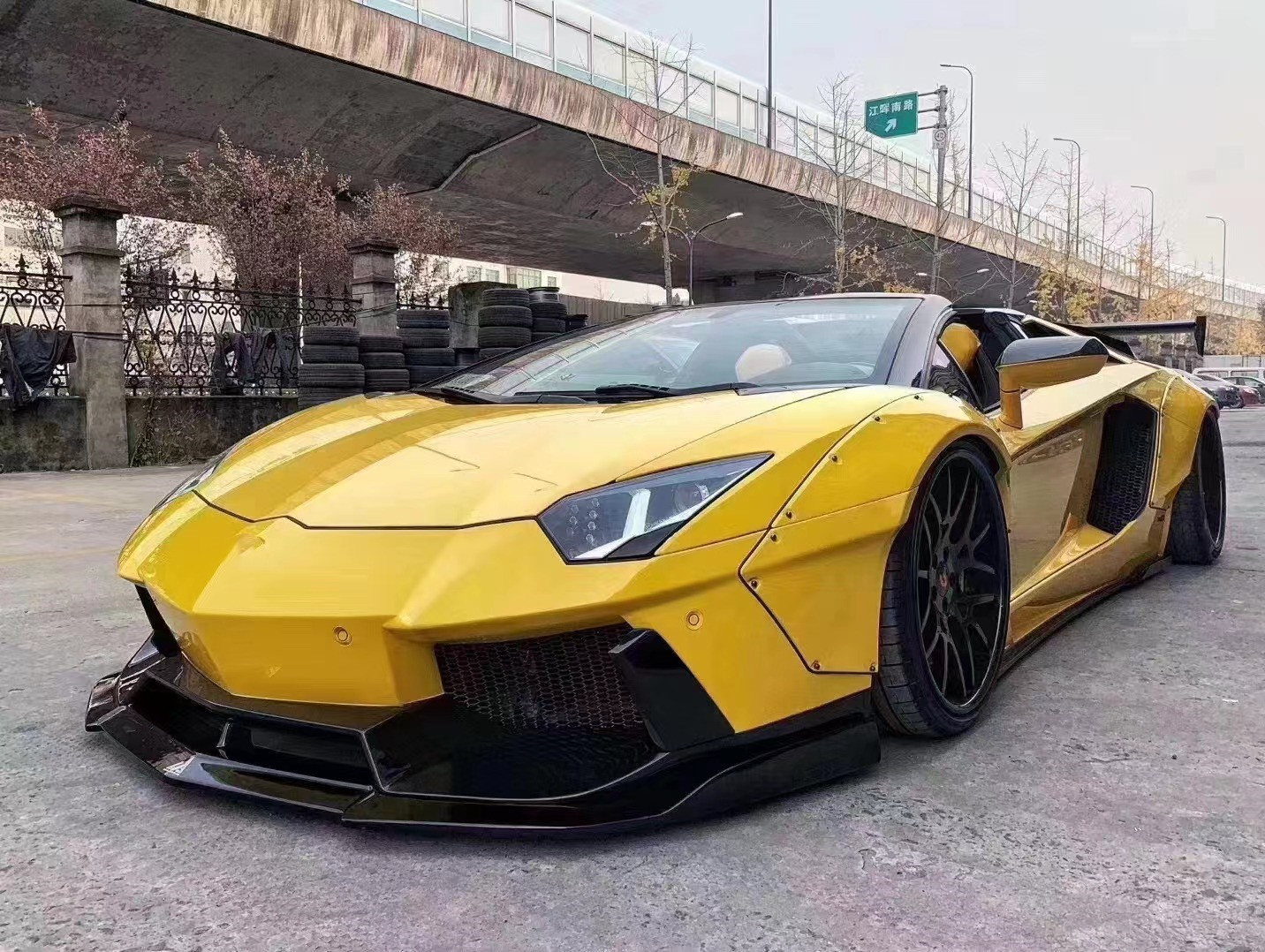 For Lamborghini Aventador LP700 Carbon Fiber Body Kit LP700 Upgraded LB-style Side Skirt Spoiler Wheel Arch