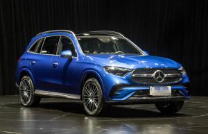 China Perfect 2022 Mercedes-Benz GLC Restyled 3 GLC 300L 4 MATIC Luxury Version SUV wholesale