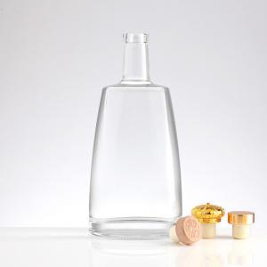 China Customied Bottle Color 500ml 750ml Gin Glass Bottle With Lid for Beverage Distribution on sale
