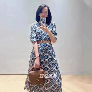 China Silk Elastic Twill crepe DE chine 20MM Antiflaming Anti-Wrinkle Scarf Digital printed Design for fashion luxury Dress wholesale