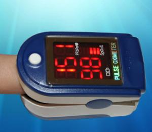 China Medical Fingertip Pulse Oximeter SpO2 Sensor , Hand Held And Digital wholesale