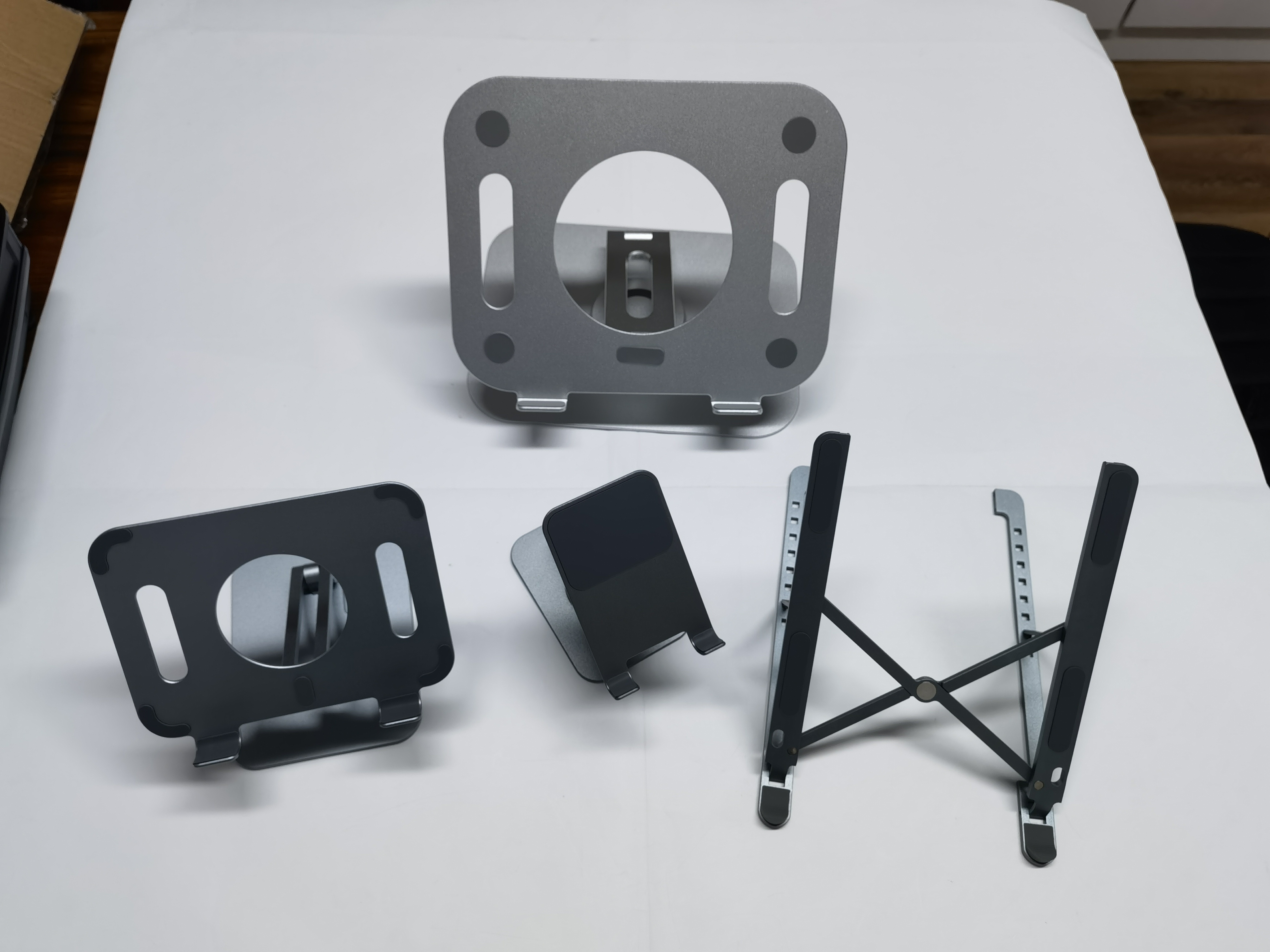 Beautiful Design Aluminum Alloy Material Tablet Stand in Modern 18*16*4.2cm with Stylish