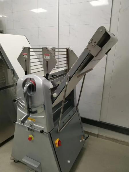 500mm Bakery Dough Sheeter Machine Yasur 0.75kw Revisable Heavy Duty Dough