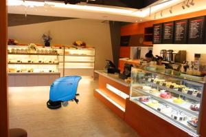 China Blue Color Floor Scrubber Dryer Machine Hard Floor With Battery 800mm wholesale