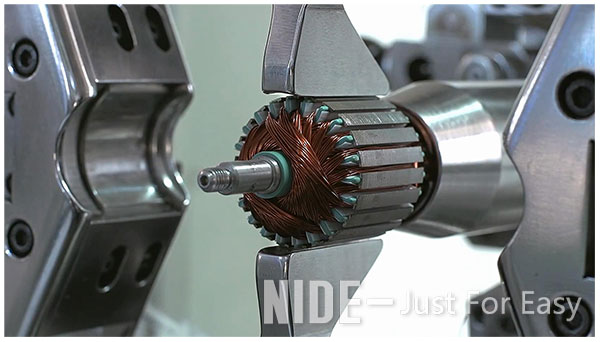 Automatic armature winding machine