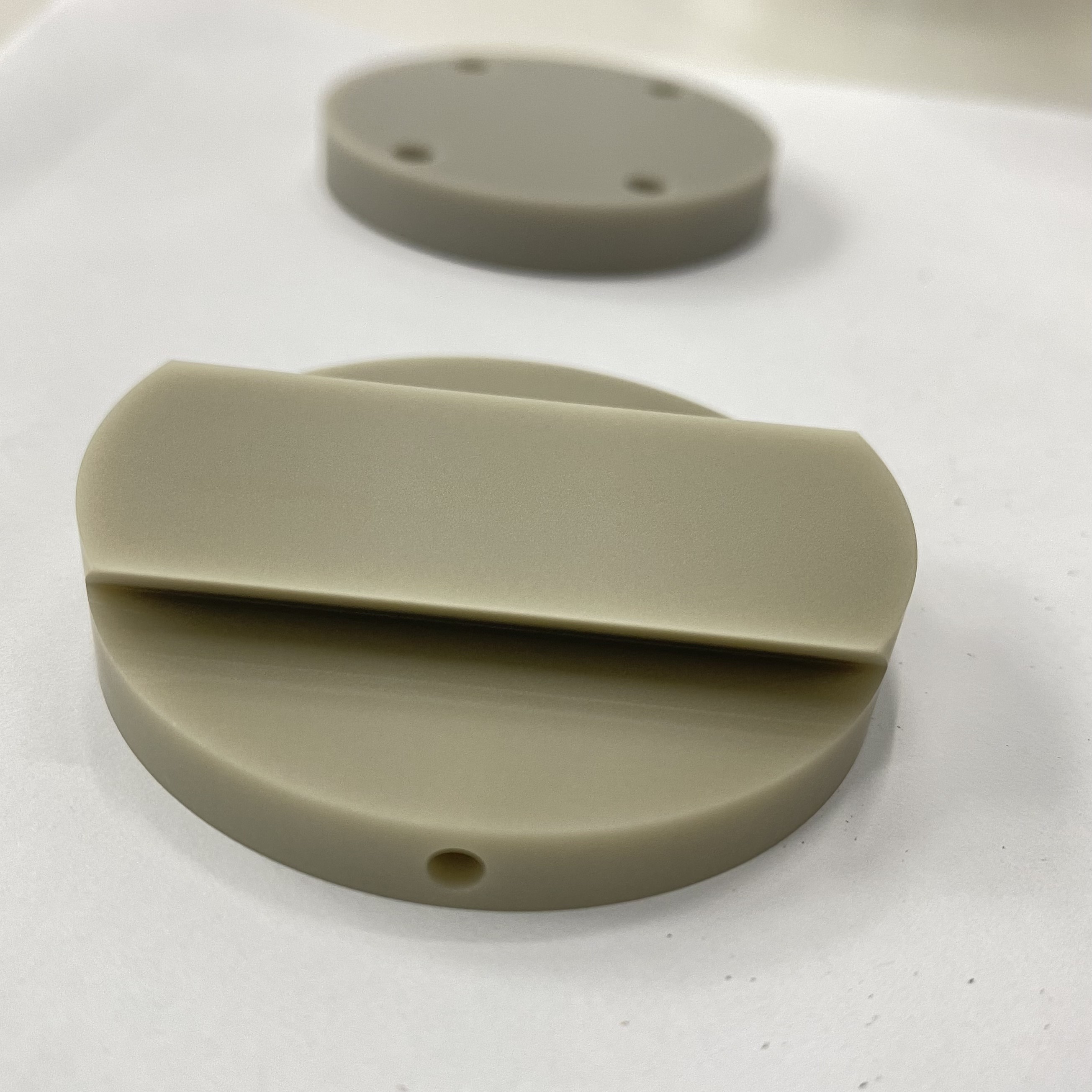Customized Ceramic Insulation Parts ALN Aluminum Nitride Ceramic Parts