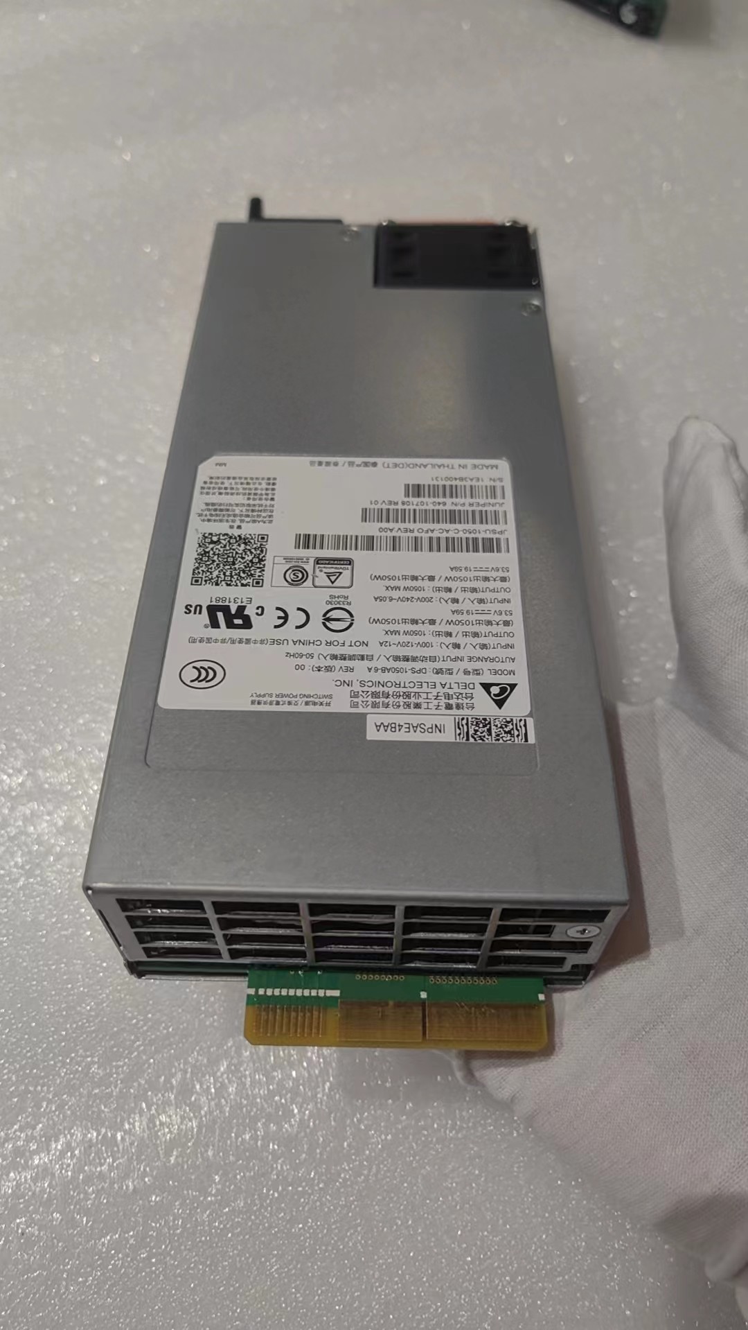 JUNIPER JPSU-1050-C-AC-AFO Used Switch 1050W AC Power Supply
