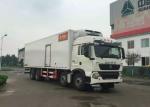 8×4 Refrigerated Trucks And Vans SINOTRUK HOWO 40 Ton For Carrying Frozen Foods