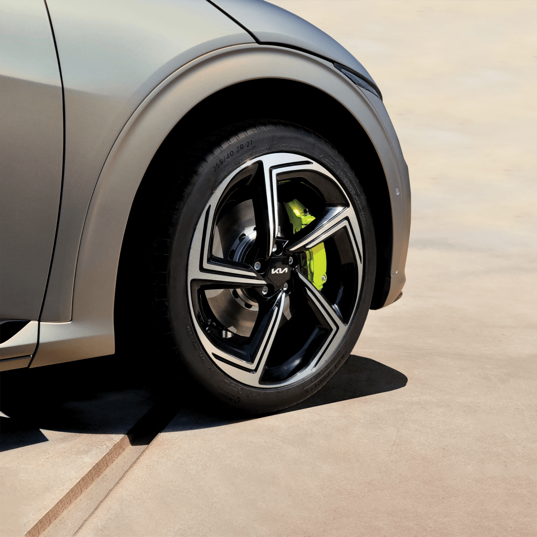 2024 Pure Electric Kia EV6 Listing Sports Car with Very Long Endurance Pure Electricity and 740Nm Maximum Torque