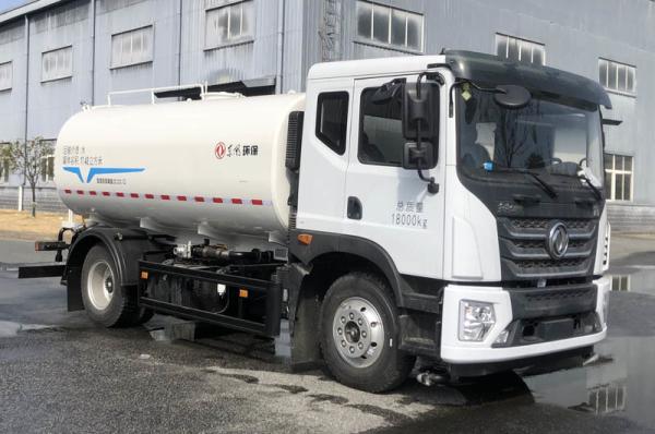 Versatile Sprinkler Water Truck Easy Operation With Arrow Lights Reels And Pipe