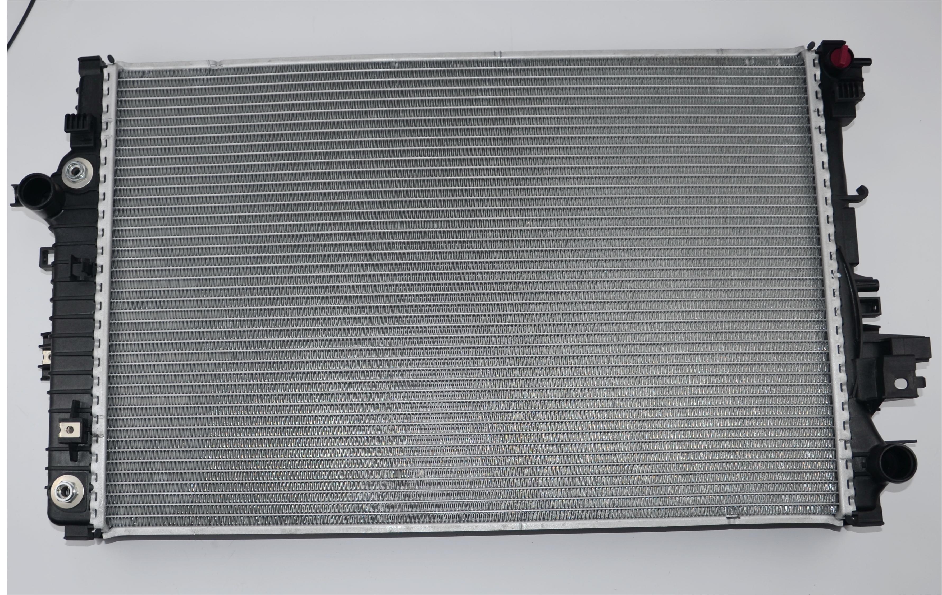 Malibu and Buick LACROSSE 2.0T 84153703 Auto Parts Aluminum Radiator for Cooling System