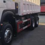 10 Wheels Capacity 25-30tons HOWO 6X4 Dump Truck Fuel Tanker 300L 5600X2300X1500