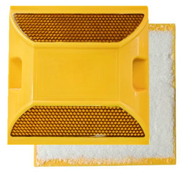 100000pcs High Visibility Reflective Raised Markers ABS Road Stud for Chile Filled with Sand Studs