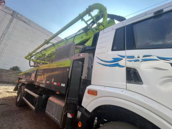 Used JIEFANG Construction Machinery 38m Zoomlion Hydraulic Mounted Concrete Pump