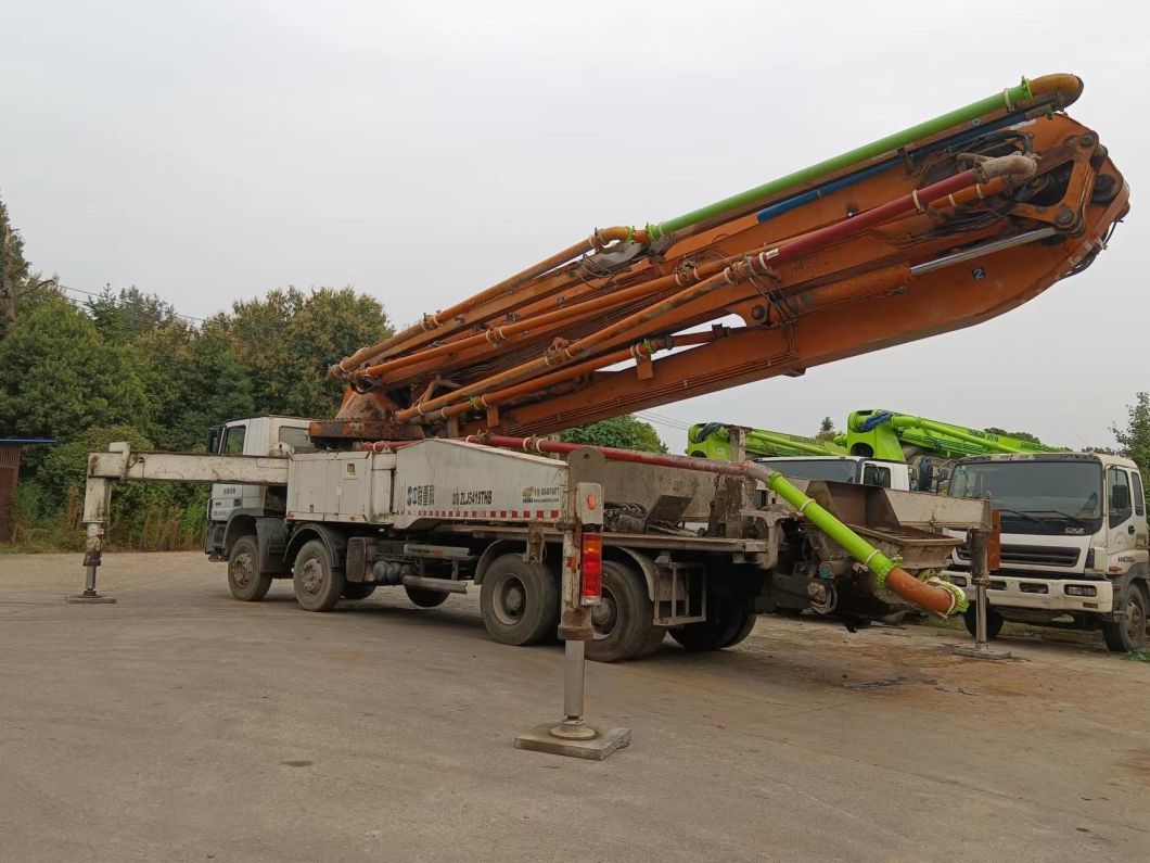 Original Condition Used Zoomlion 52 Meter with Benz Chassis Concrete Pump Truck