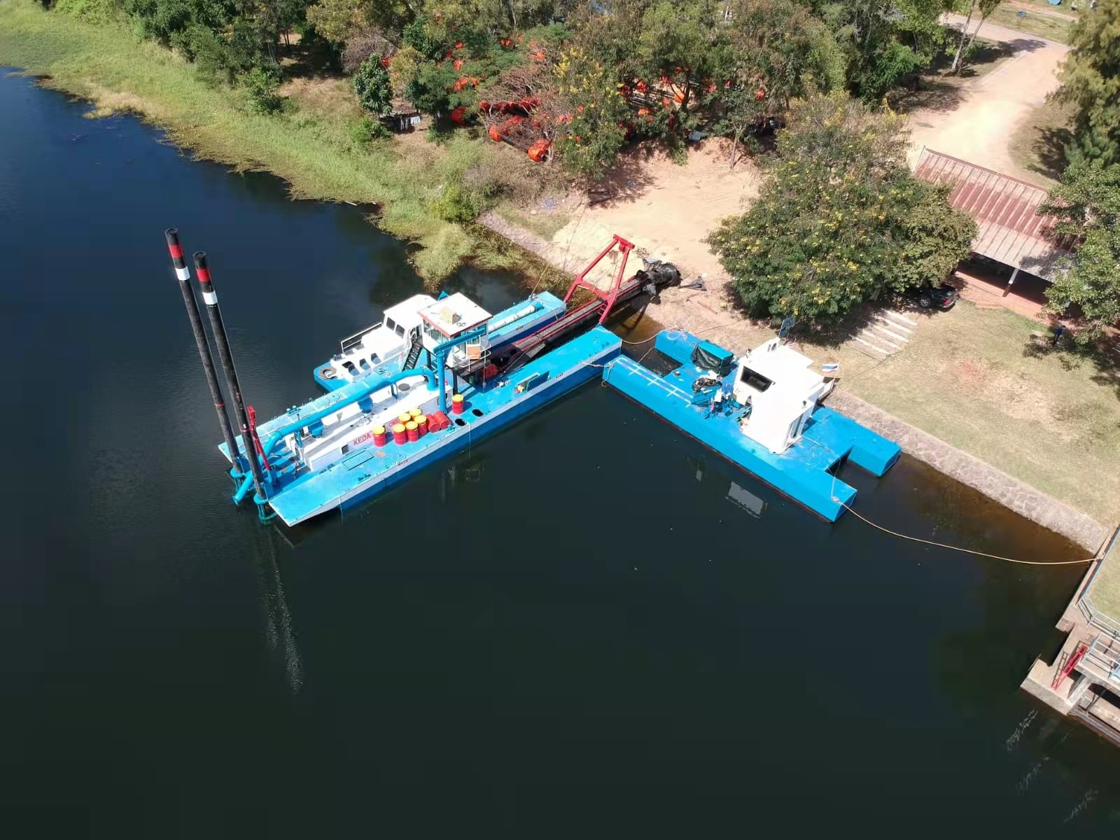 Weichai Diesel Engine Cutter Suction Dredger 14 Inch With Tug Boat