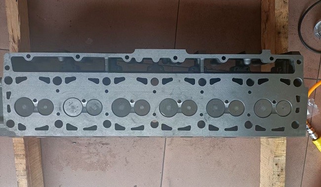 Engine Spare Parts 3116 Cylinder Head Assembly 2454324 2352974