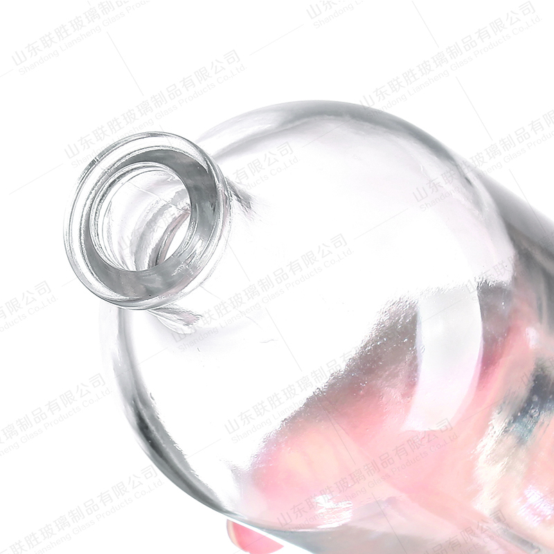 Design Short Neck Thick Bottom Craft Fine Wine Glass Bottle with Colored T Tap