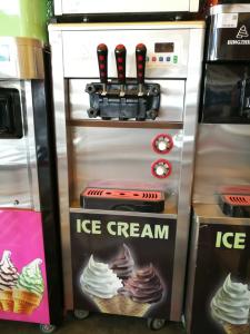 China Commercial Ice Cream Machine Soft Serve Freezer R22 Refrigerator Capacity 18-23L/h wholesale