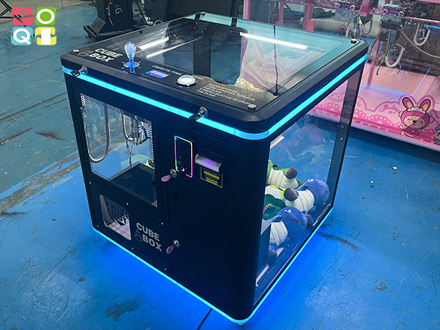Cube Box 1 Player Small Claw crane Machine Catch Toys Doll Machine With Bill Acceptor