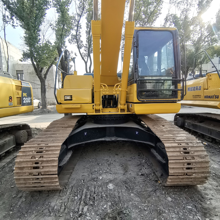 Made in Japan Used Komatsu PC210-8 Excavator 21 Ton with Original Color in Shanghai