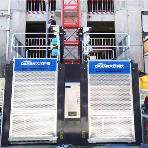 Used Construction Elevator Double Cage Passengers Material Construction Lift Hoist