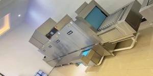 China HZ-2400 Industrial Dish Washing Machine Freestanding Dishwasher Water Use ODM on sale