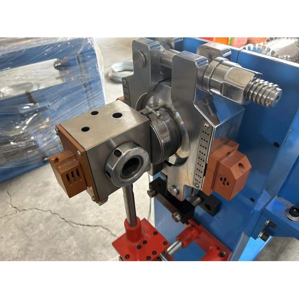 U14 Double Layer Self Center Cross Head Customized For PVC Cable