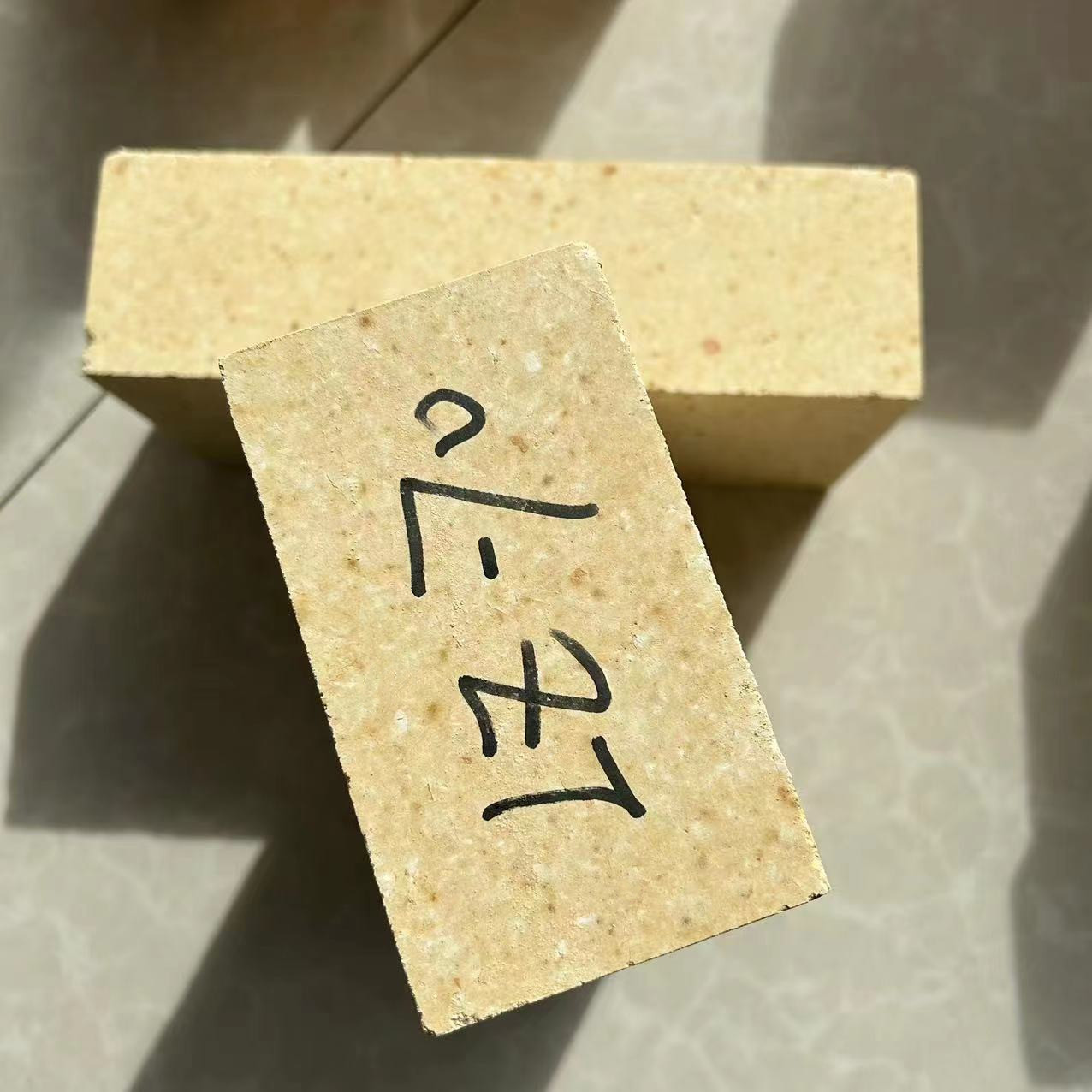 High Alumina Refractory Bricks for Heating Furnace CrO Content International Standard