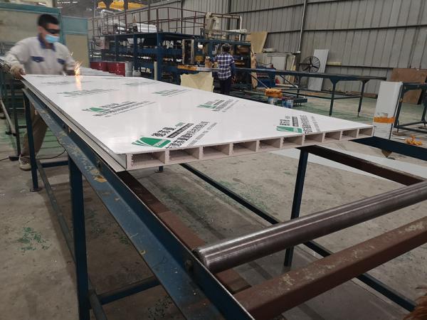 Fireproof MGO Sandwich Wall Panel For Hospital Ridge Quality MGO Sandwich Panel