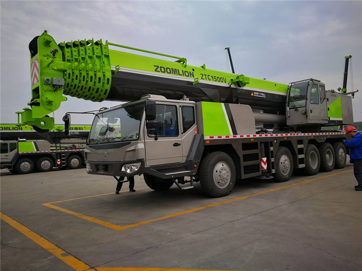 Zoomlion Ztc1500 150 Ton Mobile Crane Telescopic Boom Truck Crane Heavy Lifting Machinery on Promotion