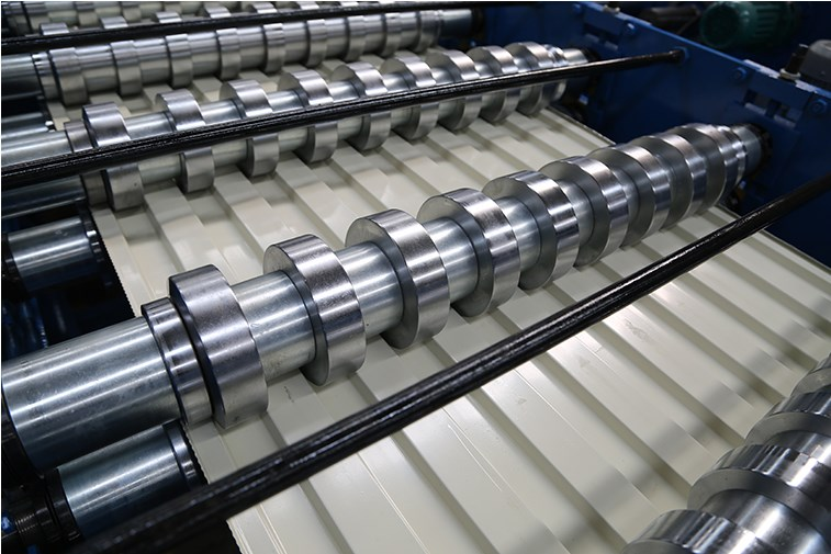 Main rolling forming machine