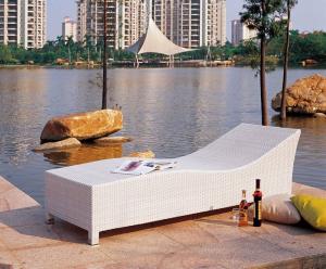 China garden sun lounger outdoor beach lounger on sale