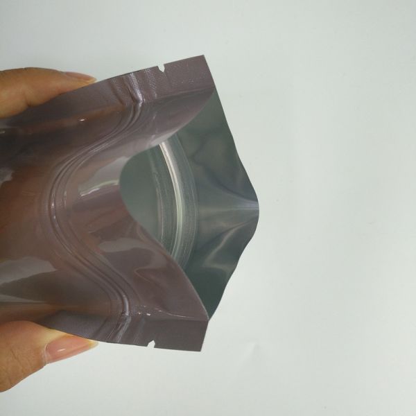 Plain Silver Color Stand Up Zipper Pouch Bags Customized Laminated Packaging