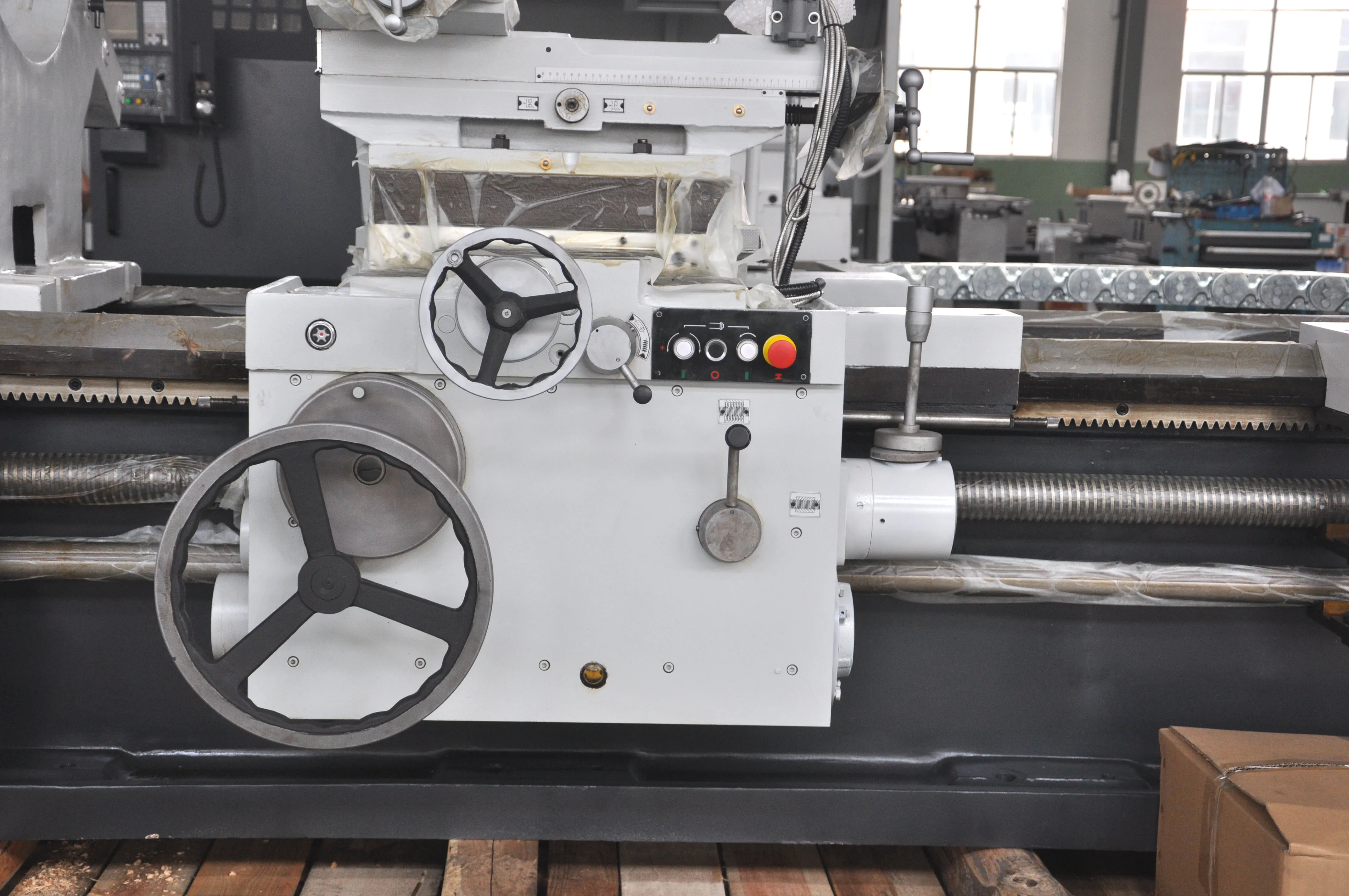 CW61125 Big Bore Heavy Duty Turning Lathe Machine Price Horizontal Lathe Machine