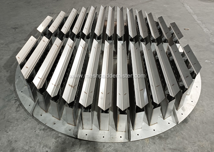 3mm Thick Liquid Controls Distributors Ss304 Random Packing Tower Internals Pan Type