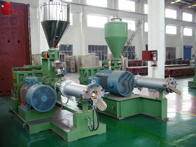 PVC 220mm plastic pelletizing equipment / machinery 9Cr18MoV With 950HV - 1020HV Hardness