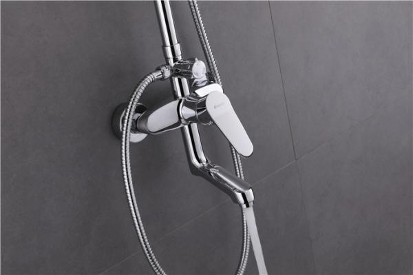 Anti Rust Bathtub Shower Faucet Sets Polished Surface 1.5m Soft Tube Wear