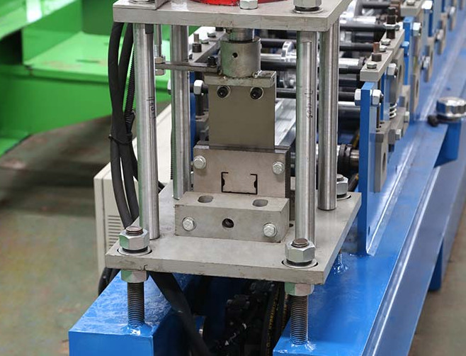 16 Station Thickness 2.0 2.5mm C Purlin Forming Machine