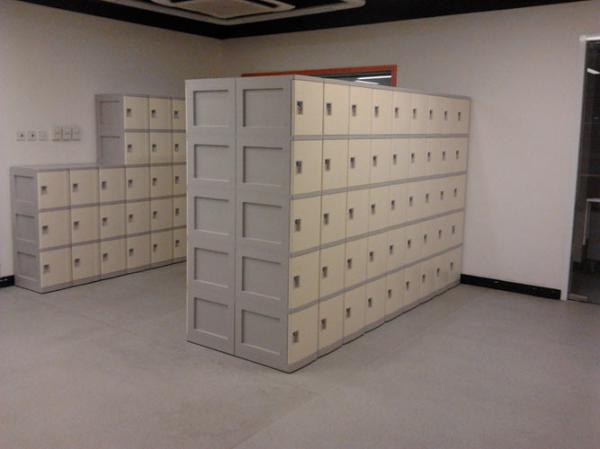 Keyless 5 Tier Beige Plastic School Lockers Corrosion Proof / Highly Water