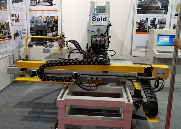 5～25mm Q235 Plate Punching Thickness CNC Plate Drilling Machine 3.2×3×2.6m Overall Dimension