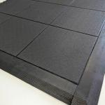 Black And Yellow Striate Edge Horse Bubble Top Rubber Stable Mats