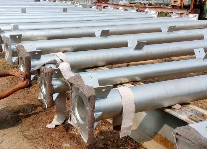 Hot Dip Galvanized Tubular Steel Tower 10KV - 750KV Voltage Silver Color