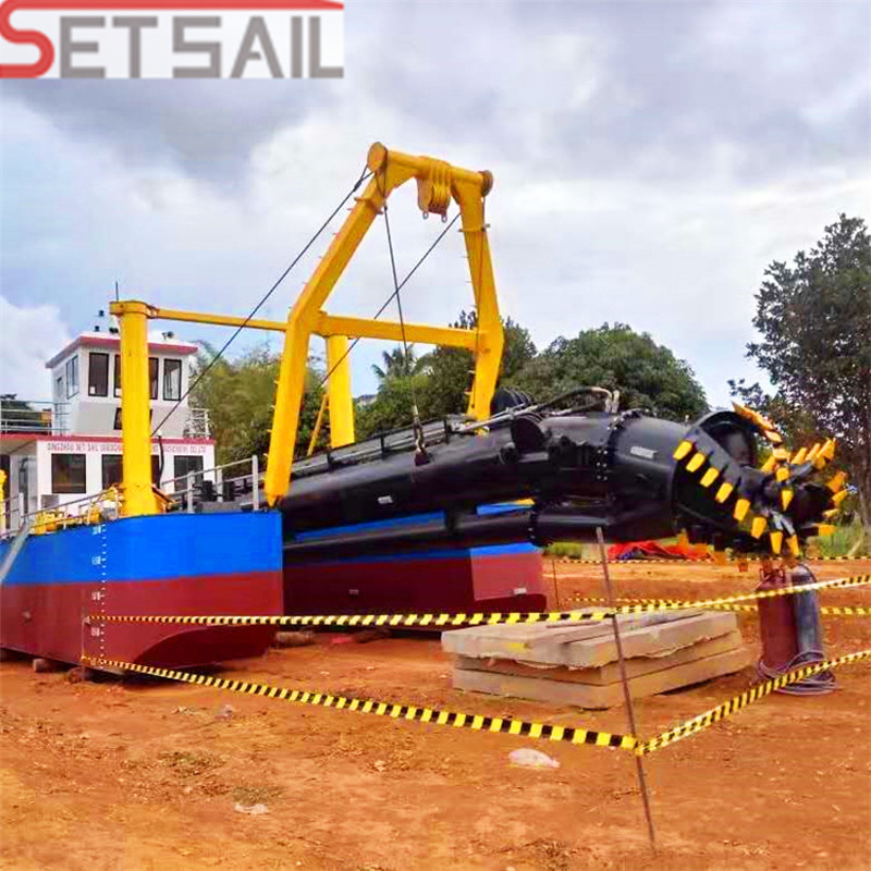Dredging Depth 15m Water Flow 3000m3 18inch Cutter Suction Dredger