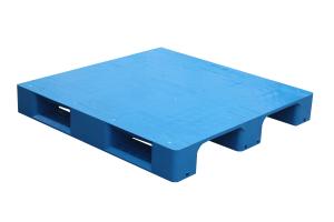 China Heavy Duty Stackable Plastic Pallets Durable 3 Runners 1300*1300mm wholesale