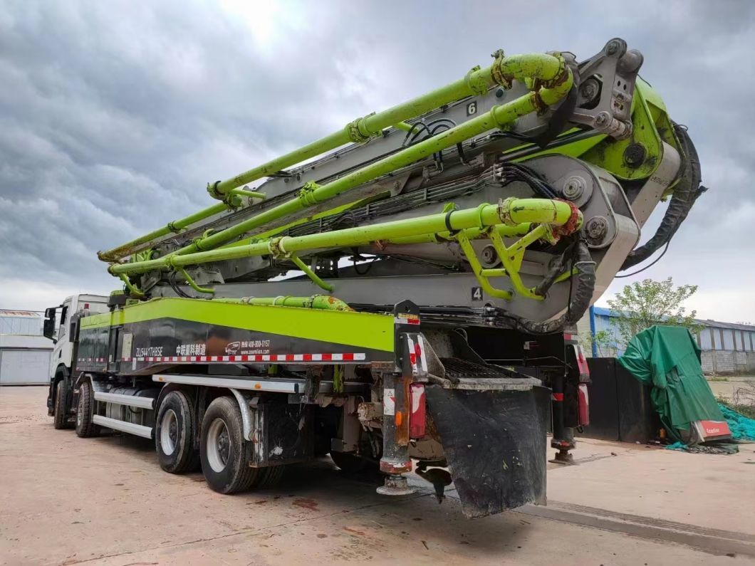 China Concrete Pump Truck Beton Pumps 63 Meters Long Pump